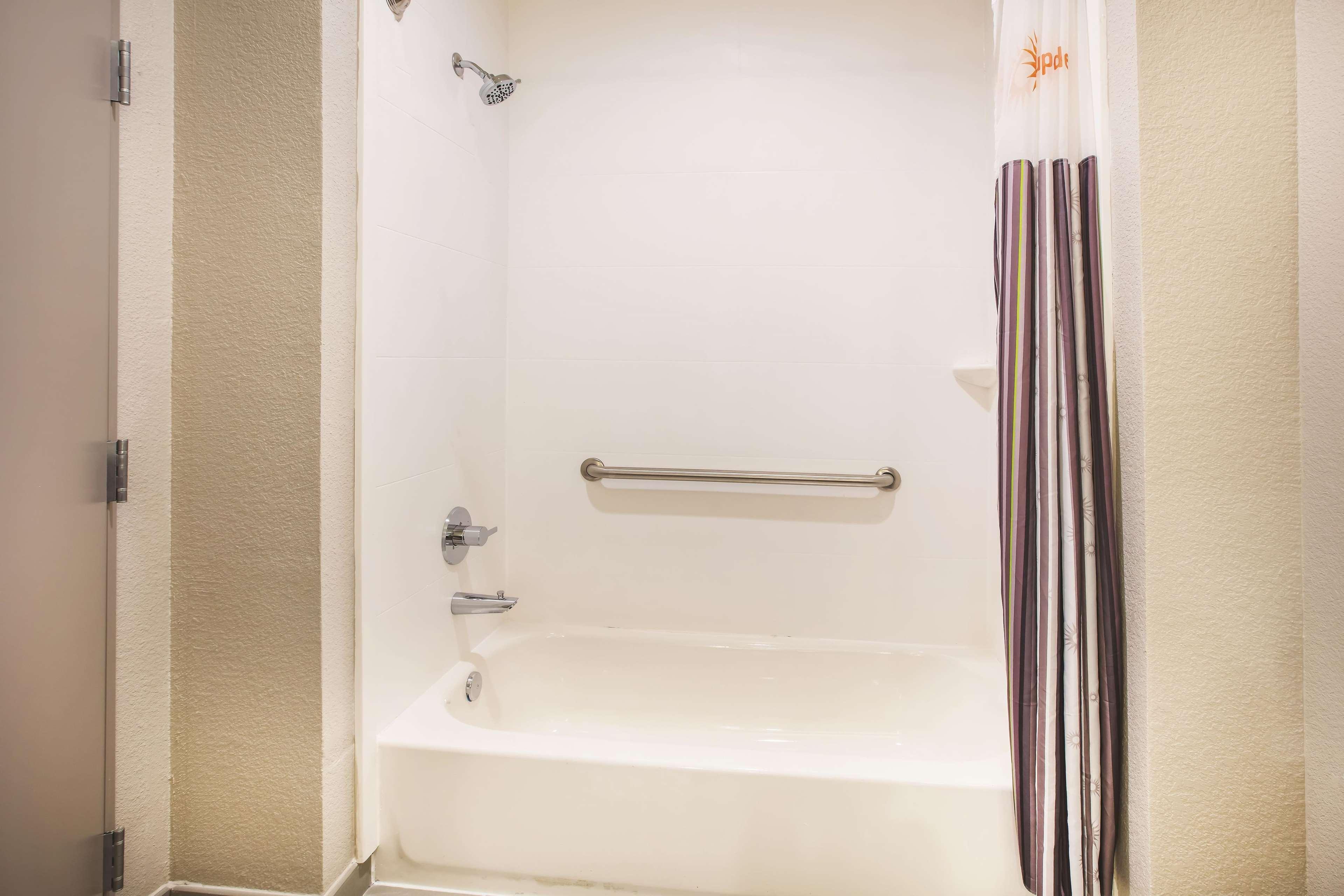La Quinta By Wyndham Dallas Plano - The Colony Exterior photo