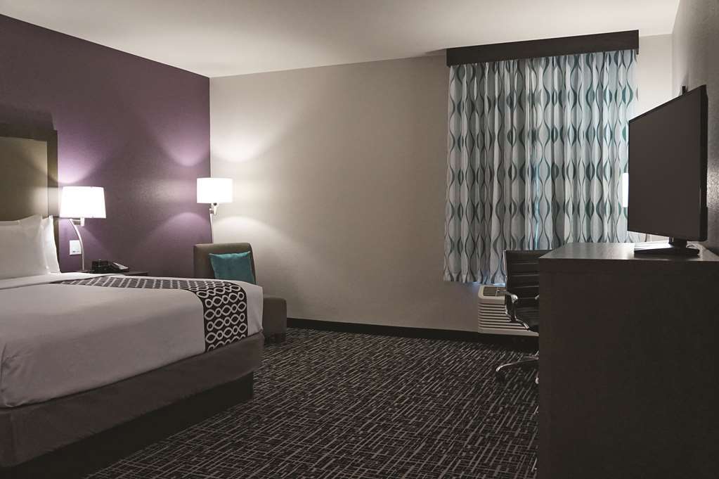 La Quinta By Wyndham Dallas Plano - The Colony Room photo