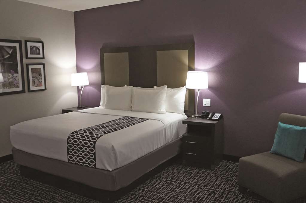 La Quinta By Wyndham Dallas Plano - The Colony Room photo
